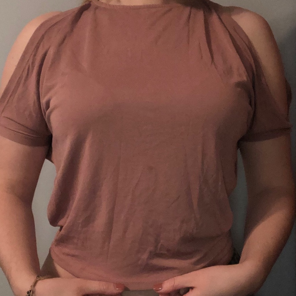 Over-the-shoulder top